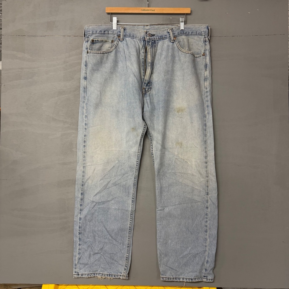 Vintage Levis 550 Relaxed Fit Light Wash Blue Denim Jeans Mens 39x28.5 - Picture 3 of 7